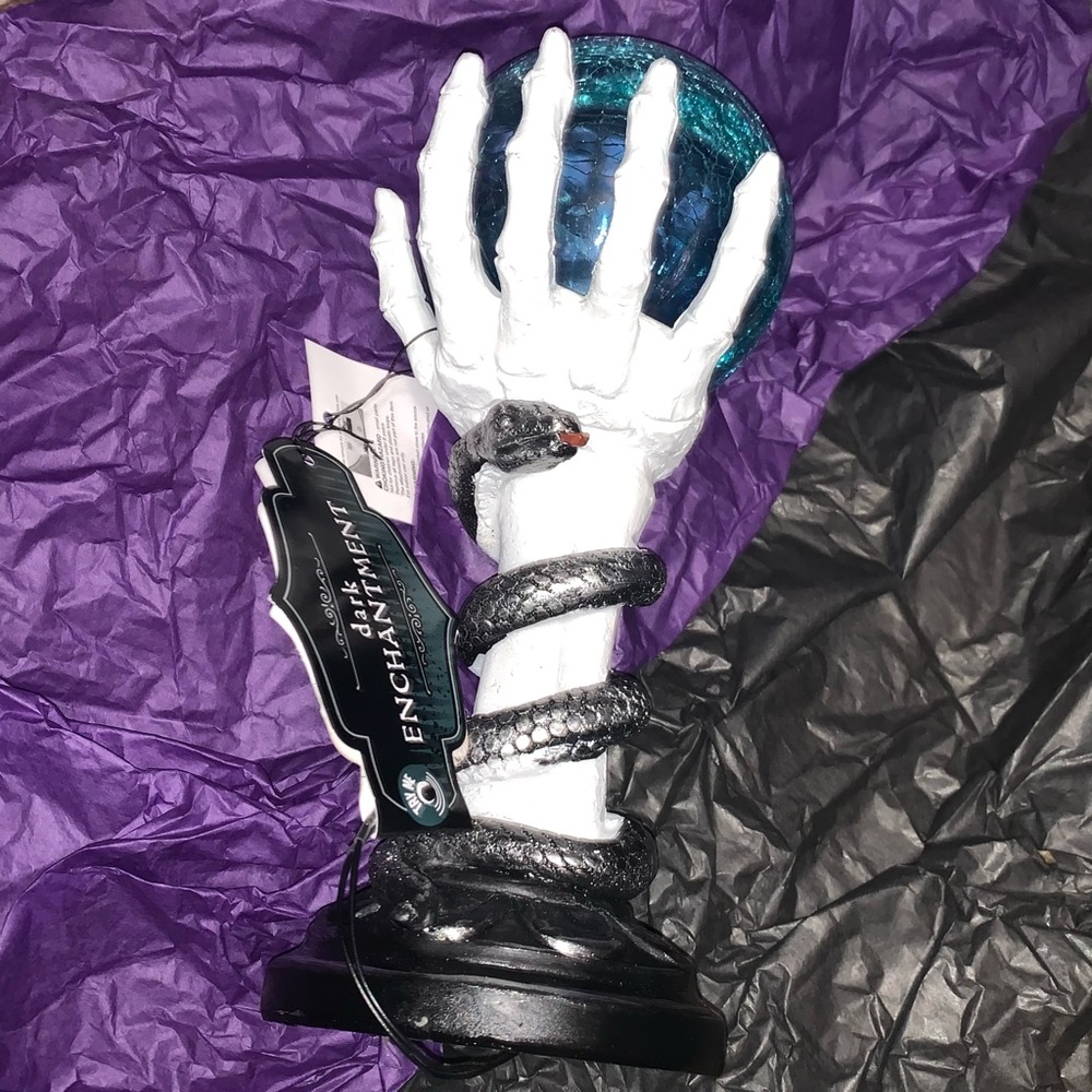Light-Up Snake & Skeleton Hand